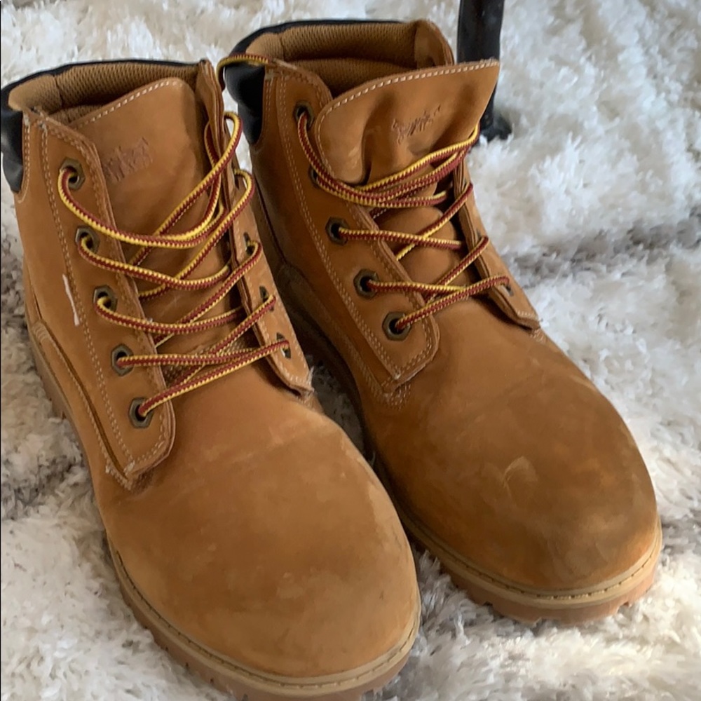 Levi’s size 6 hiking boots
